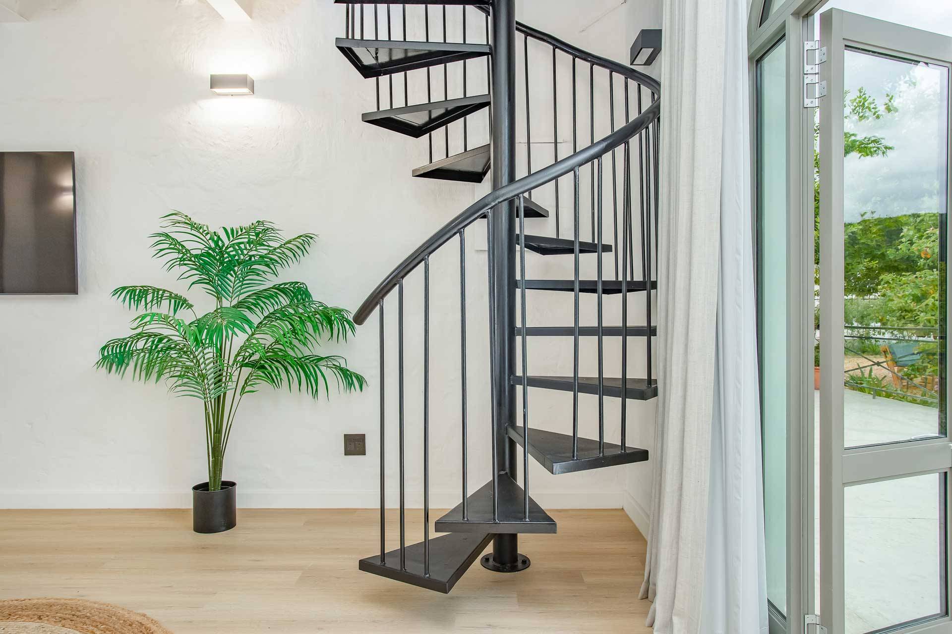 Droomguesthouse_Duplex_Suite_stair_trap